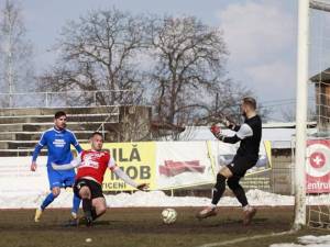 Marco Enciu înscrie golul al doilea pentru Șomuz. Foto Codrin Anton (FotoSport)