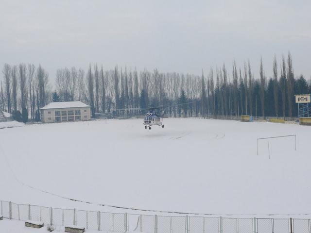 Ori de câte ori este nevoie, pe stadion aterizează elicopterele SMURD sau MAI