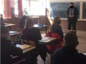 Mască “mâzgălită” pe fața unui profesor participant la o acțiune a IPJ Suceava
