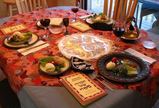 Masa de Seder - Paşte Evreiesc sursa foto 2021-year.com