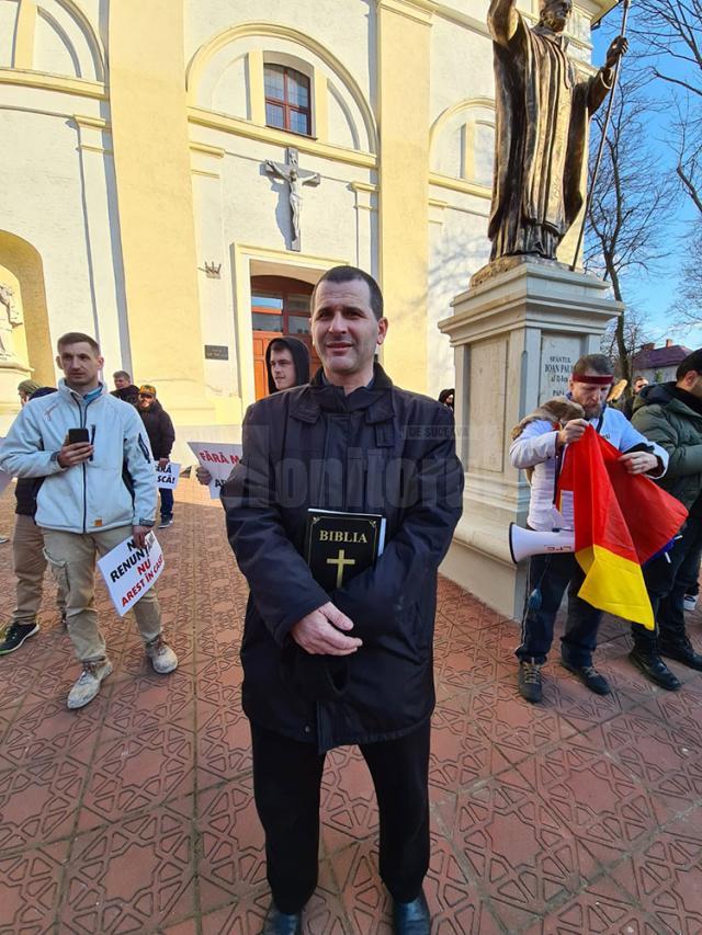 Circa 30 de persoane au protestat în Suceava împotriva restricţiilor