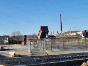 Primarul Ion Lungu a verificat stadiul lucrărilor la Ruta alternativă, unde se lucrează la trotuare și la Podul de peste Pârâul Cetății
