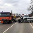 Accident între un autoturism și o autoutilitară cu butelii, la Milișăuți