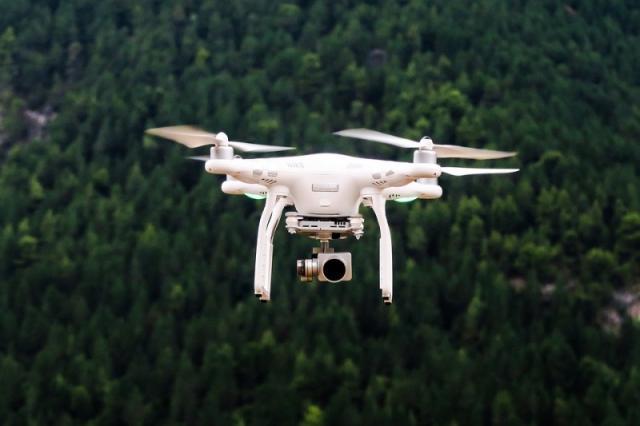 50 de drone de ultimă generaţie pentru supravegherea calităţii aerului şi poluării vor survola întreaga Românie