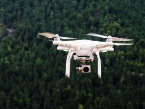 50 de drone de ultimă generaţie pentru supravegherea calităţii aerului şi poluării vor survola întreaga Românie