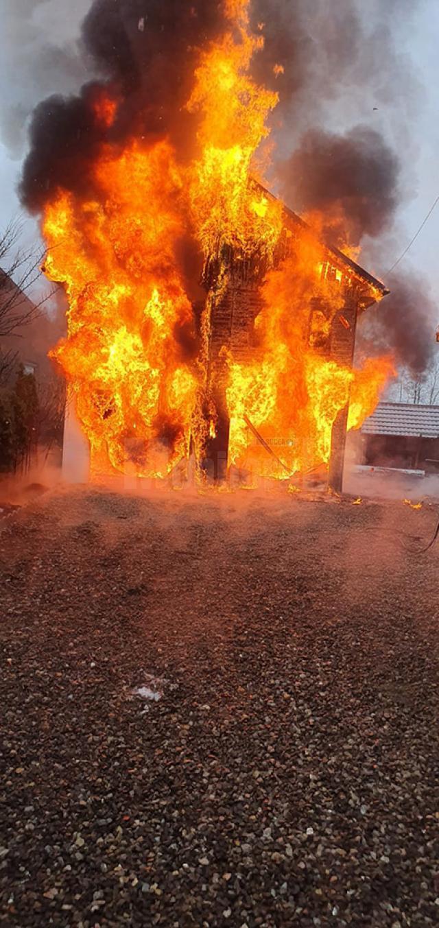 Incendiu devastator la o gospodărie din Dorna Candrenilor