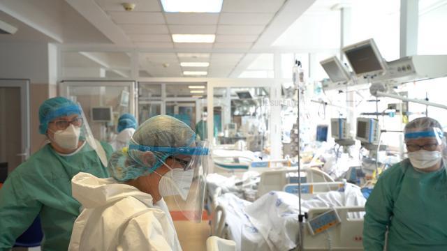 Spitalul Suceava, singurul din țară care permite vizitarea pacienților la ATI-Covid de către familie