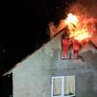 Incendiu puternic la o casă, de la coșul de fum deteriorat