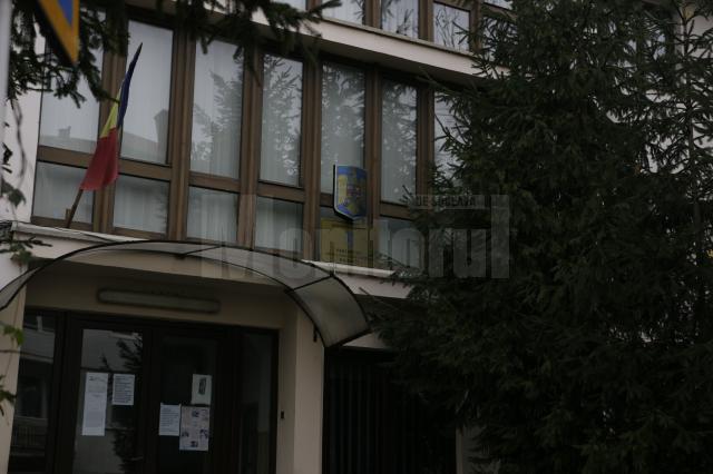 Procurorii Parchetului de pe lângă Judecătoria Rădăuți au anunțat finalizarea cercetărilor și trimiterea în judecată a unui agent de poliție