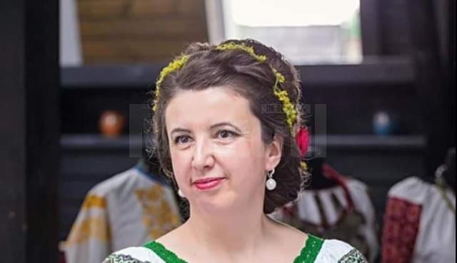 Interpreta de muzică populară Elena Negru, „ambasadorul Bucovinei” la Festivalul Național „Regina Sânzienelor”, ediția a VII-a