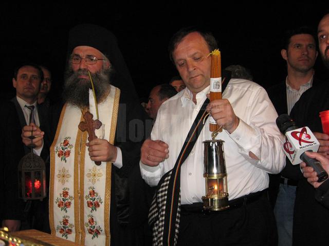 Lumina Sfântă a fost adusă pentru prima dată la Suceava în 2009, de președintele CJ Suceava Gheorghe Flutur