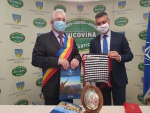 Primarul Sucevei, Ion Lungu, împreună cu ambasadorul Israelului în România, David Saranga