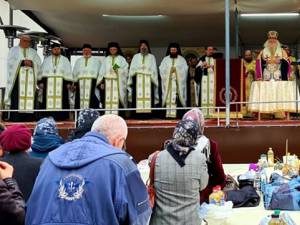 În Duminica Floriilor Ierarhii Arhiepiscopiei Sucevei și Rădăuților au săvârșit Taina Sfântului Maslu de obște