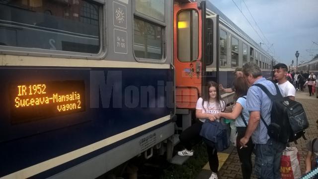 Tren de la Suceava către stațiunile de pe Litoral, de joi seară