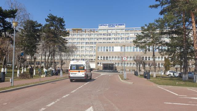 Tânărul a fost transferat ulterior la Spitalul Județean Suceava