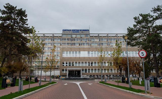 Tânărul a fost transferat la Spitalul Județean Suceava