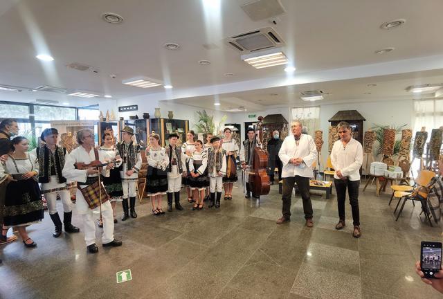 “Dialogul Artelor” - expoziție de sculptură, de pictură și lansări de carte, cu muzică și dansuri populare
