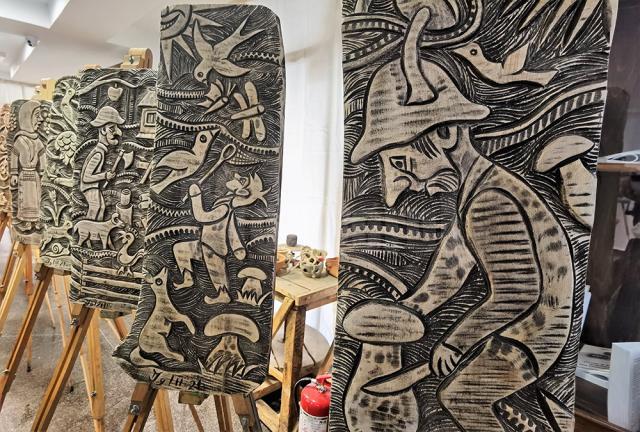 “Dialogul Artelor” - expoziție de sculptură, de pictură și lansări de carte, cu muzică și dansuri populare