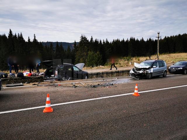 Cele două mașini implicate în accidentul din dimineața zilei de 1 Mai