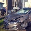 Impact violent între două mașini, în după-amiaza primei zile de Paște