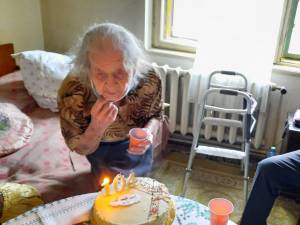 Cel mai în vârstă cetățean al municipiului Suceava, Lucea Bohatereț, la împlinirea a 104 ani