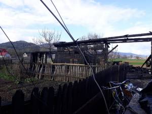 „Rădăuțiul civic” lansează o nouă campanie de ajutorare a unei familii din Vicovu de Sus, care și-a pierdut toată agoniseala într-un incendiu
