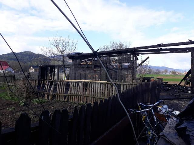 „Rădăuțiul civic” lansează o nouă campanie de ajutorare a unei familii din Vicovu de Sus, care și-a pierdut toată agoniseala într-un incendiu