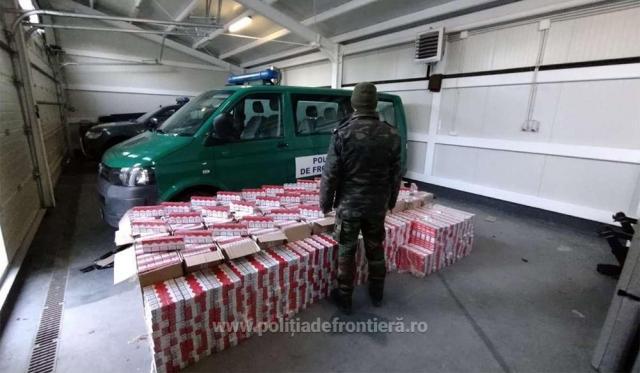 Țigări de contrabandă în valoare de peste 50.000 de euro, descoperite într-un garaj