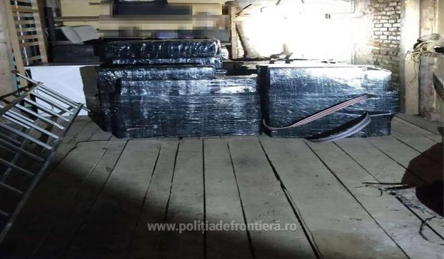 Țigări de contrabandă în valoare de peste 50.000 de euro, descoperite într-un garaj