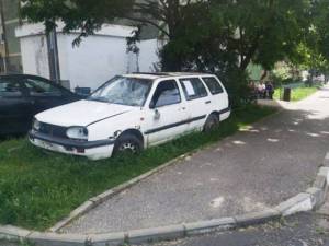 Autovehiculele abandonate sau fără stăpân, îndepărtate de pe străzile municipiului Fălticeni