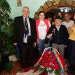 Constantin Dencef împreună cu familia şi cu Neculai Niga, reprezentantul veteranilor de război