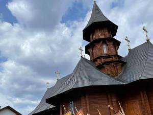 Racla cu Moaștele „Sf. Vasile cel Mare” de la Mănăstirea „Sfinții Trei Ierarhi” din Iași va poposi câteva zile la Straja