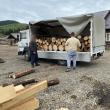 Tânăr prins de jandarmi cu o autoutilitară cu lemn fără acte