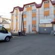Un tânăr care dădea spargeri copiate din filme, trimis la pușcărie