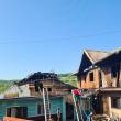Patru case afectate de un incendiu puternic, favorizat de vânt