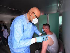 Dr. Raed Arafat, în campania de vaccinare s Sursa everydaynews.ro