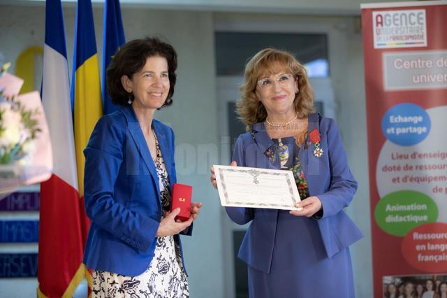 „Legiunea de Onoare”, înmânată de ambasadoarea Franței profesorului universitar Sanda-Maria Ardeleanu Foto Ema Motrescu