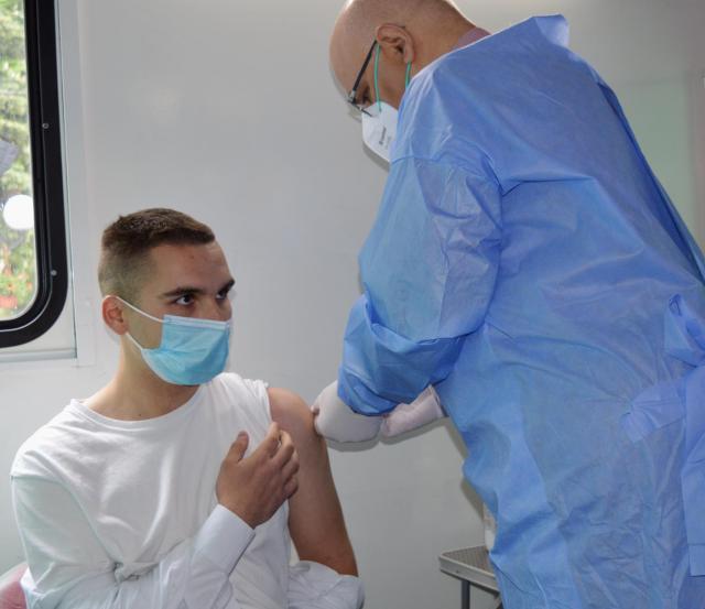 Vaccinare a elevilor de la Colegiul Militar. Foto Georgiana Lupu