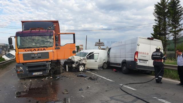 Accident grav, în care au fost implicate patru autovehicule, la Gura Humorului