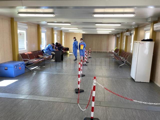Primii șase pasageri vaccinați anticovid la Aeroportul „Ștefan cel Mare” au fost de la zborul Luton-Suceava