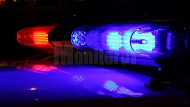 Două echipaje de poliție au fost angrenate, sâmbătă noapte, în acțiunea de oprire și prindere a șoferului unui BMW