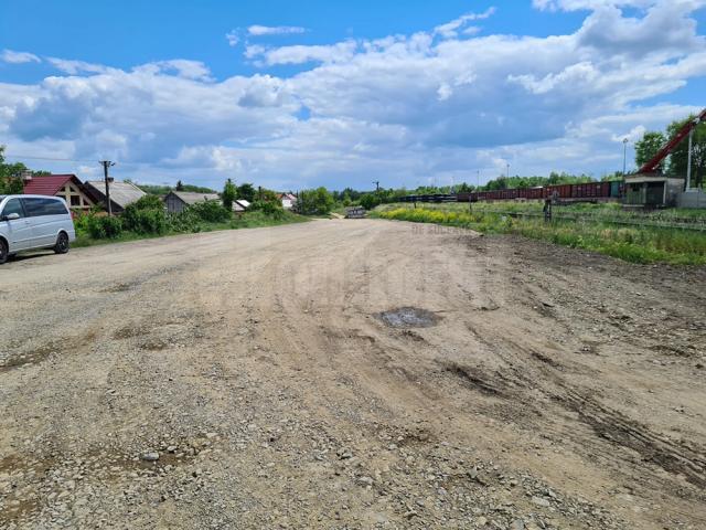 Primarul din Dornești vrea să plătească 600.000 de euro pentru asfaltarea a 500 de metri de drum