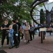 Oamenii stau la rand pentru a intra la Muzeul de Stiinte ale Naturii, Noaptea Muzeelor 2021