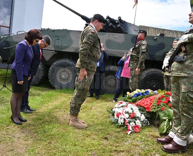 Comemorarea celor 12 legionisti polonezi cazuti la Carlibaba sursa foto Facebook Uniunea Polonezilor din Romania