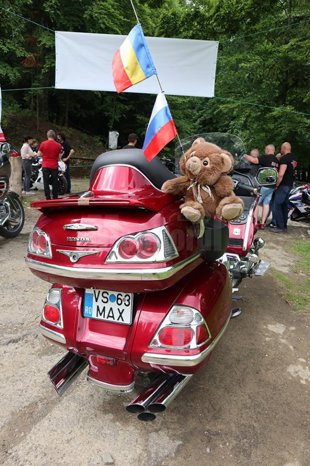 Paradă moto la Gura Humorului, organizată de Asociația Ruskie Motoțiclistî