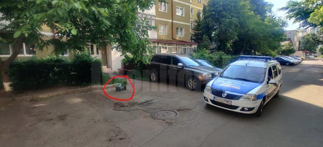 Poliția Locală Suceava a demarat o serie de acțiuni de descurajare a cetățenilor care își “rezervă” locul de parcare din fața blocului