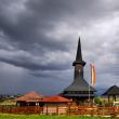 “În ie la Liturghie” – provocare lansată enoriașilor unei biserici din Bucovina