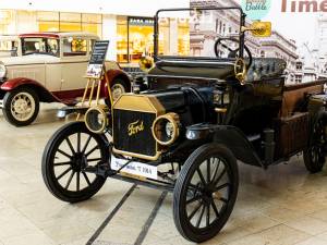 Retro Cars - Iulius Mall Suceava - Ford T