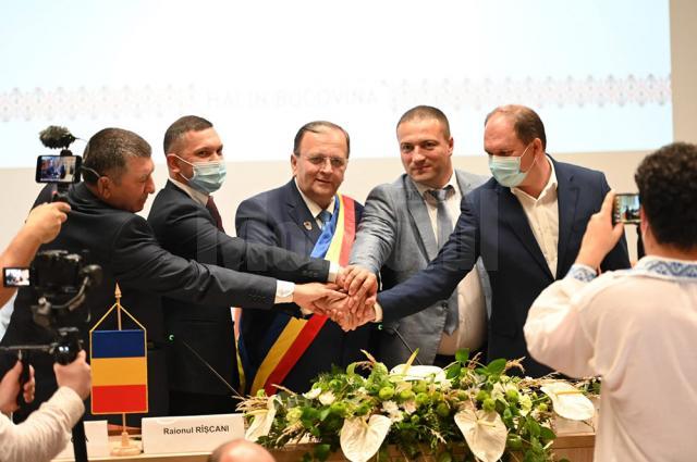 Parteneriatul între cele cinci regiuni a fost întărit  cu o strângere de mână