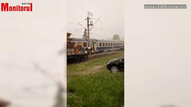 Trenul blocat peste patru ore la Coșna